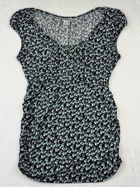 Motherhood Maternity printed blouse. Scoop neck and ruched sides. Size L.